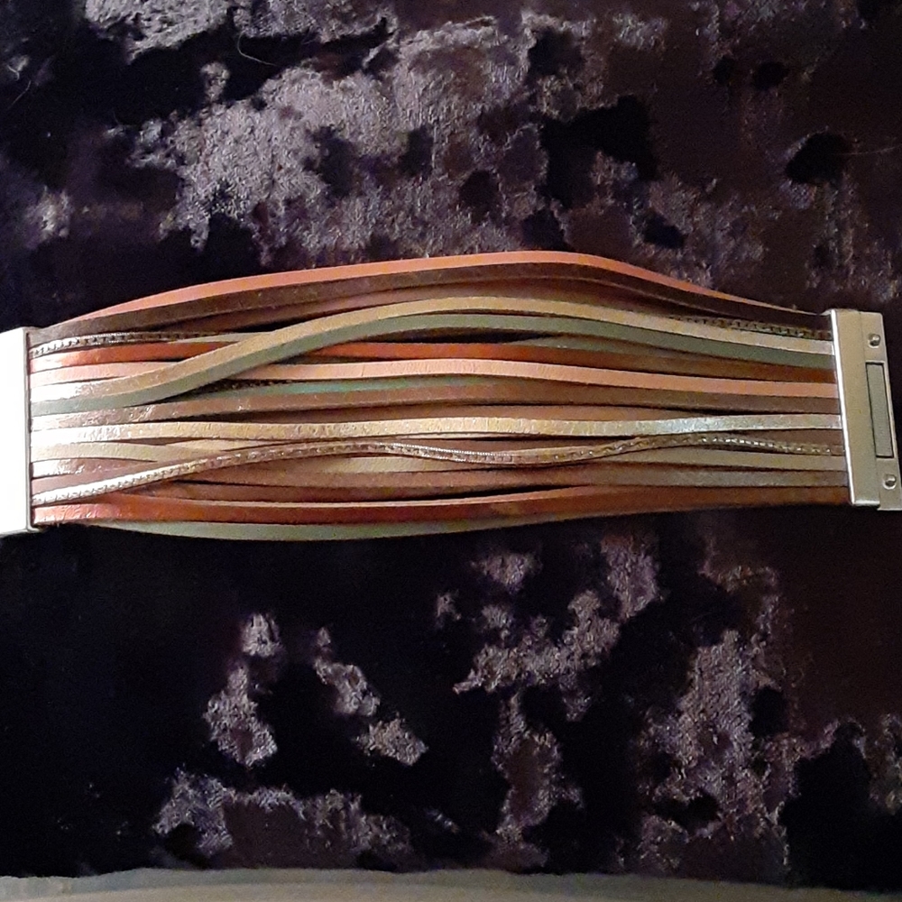 Leather magnetic bracelet